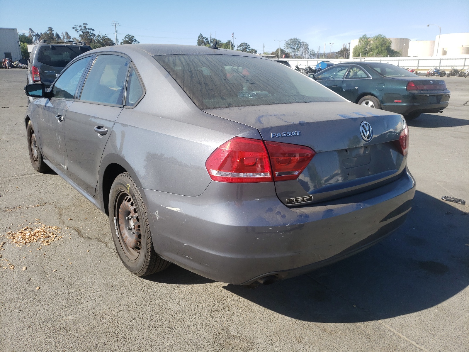 Photo 3 from auction – 2014 VOLKSWAGEN PASSAT S with VIN 1VWAS7A32EC089864