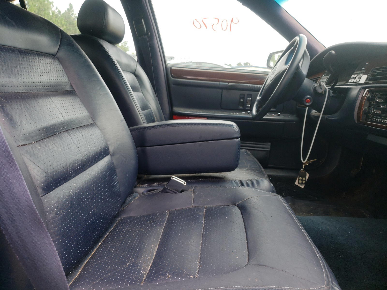 Photo 5 from auction – 1994 CADILLAC DEVILLE CO with VIN 1G6KF52Y4RU300303