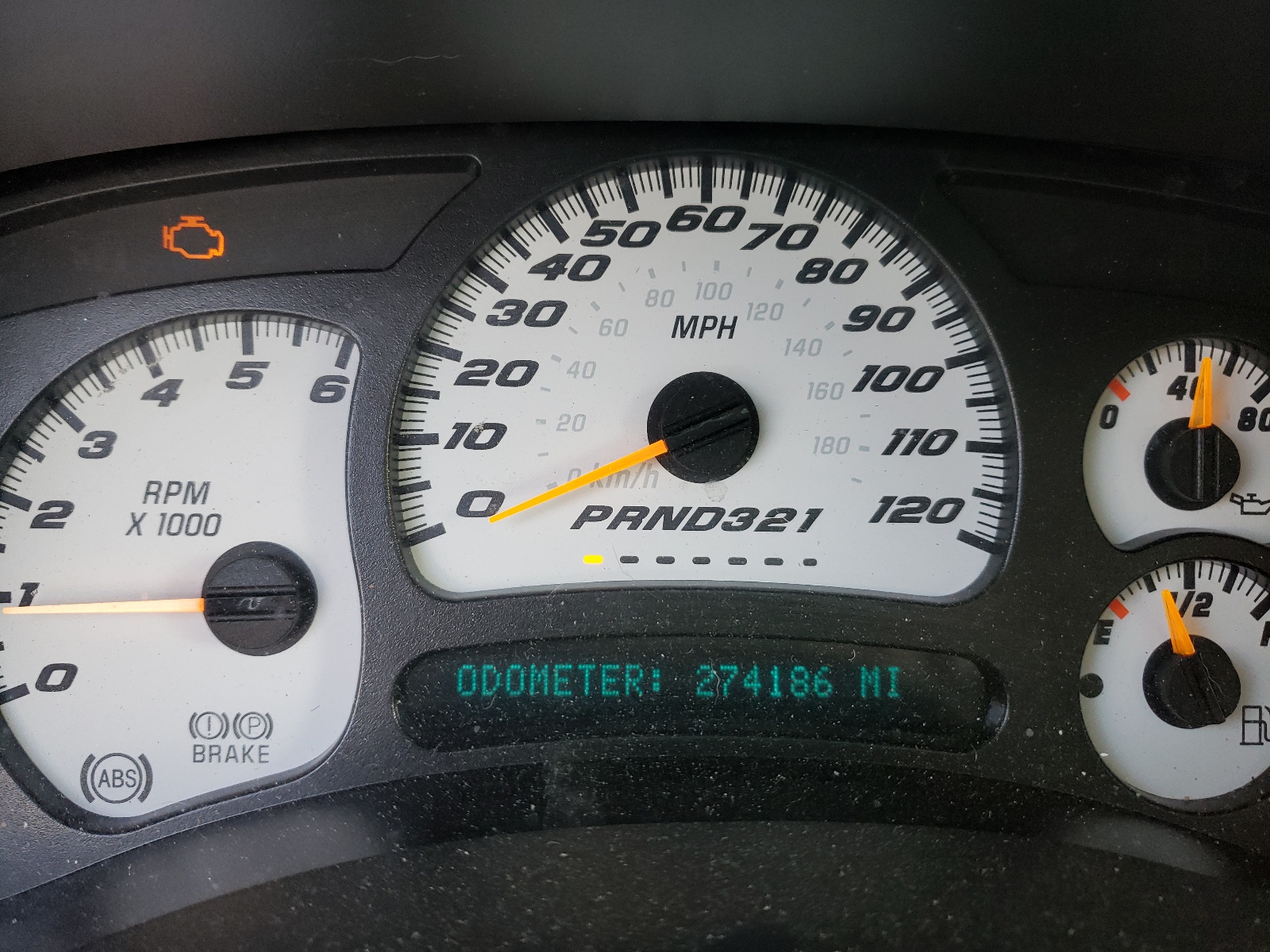Photo 8 from auction – 2003 CHEVROLET SUBURBAN C with VIN 3GNEC16Z93G239885