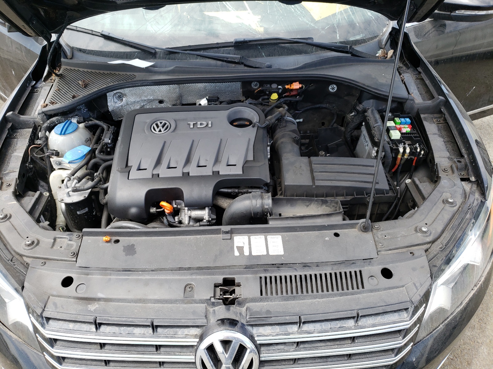 Photo 7 from auction – 2012 VOLKSWAGEN PASSAT SEL with VIN 1VWCN7A36CC075561
