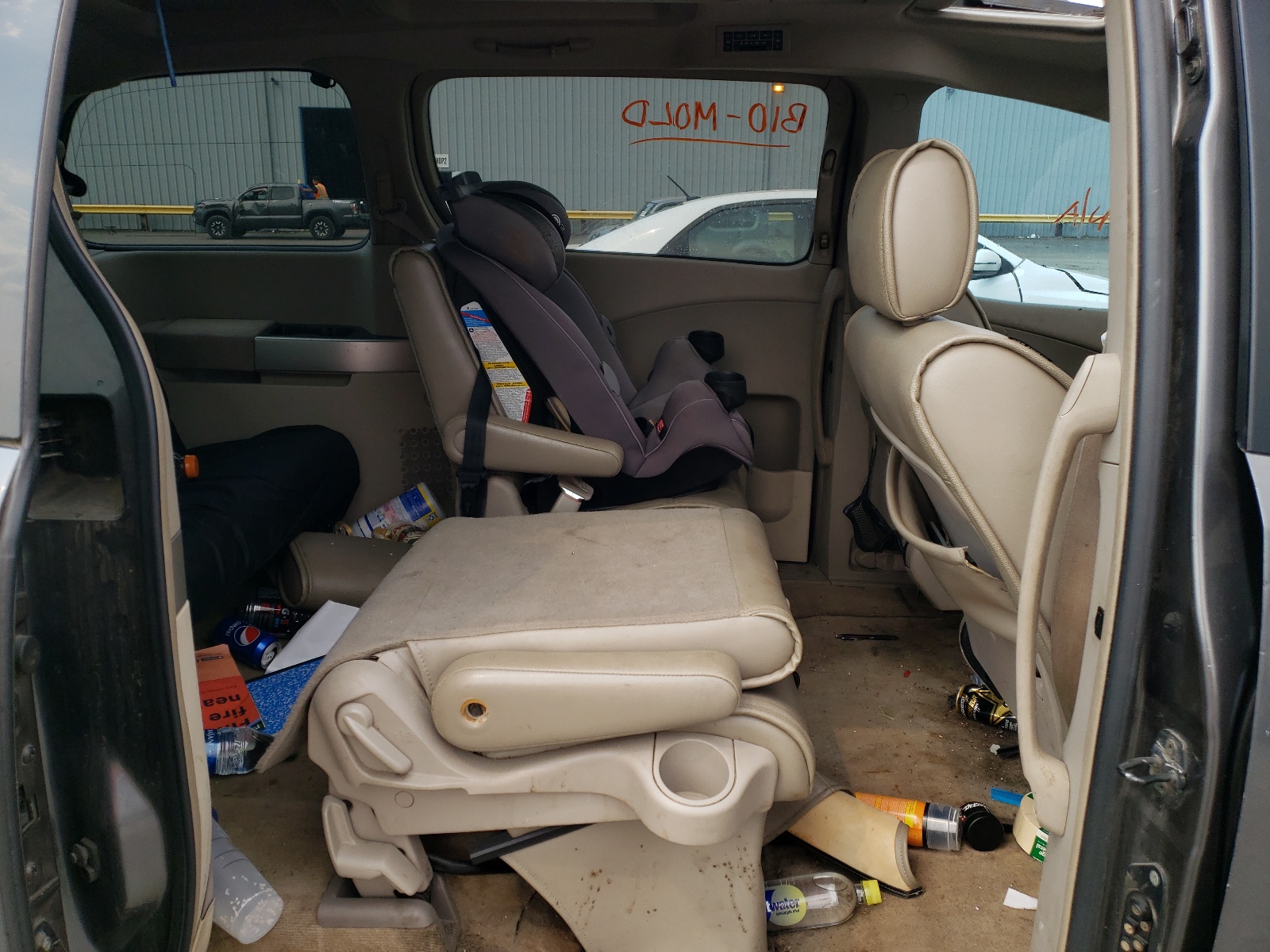Photo 6 from auction – 2004 NISSAN QUEST S with VIN 5N1BV28U04N360905