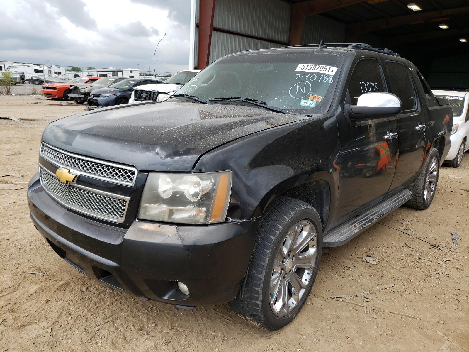 Photo 2 from auction – 2010 CHEVROLET AVALANCHE with VIN 3GNNCGE01AG240788