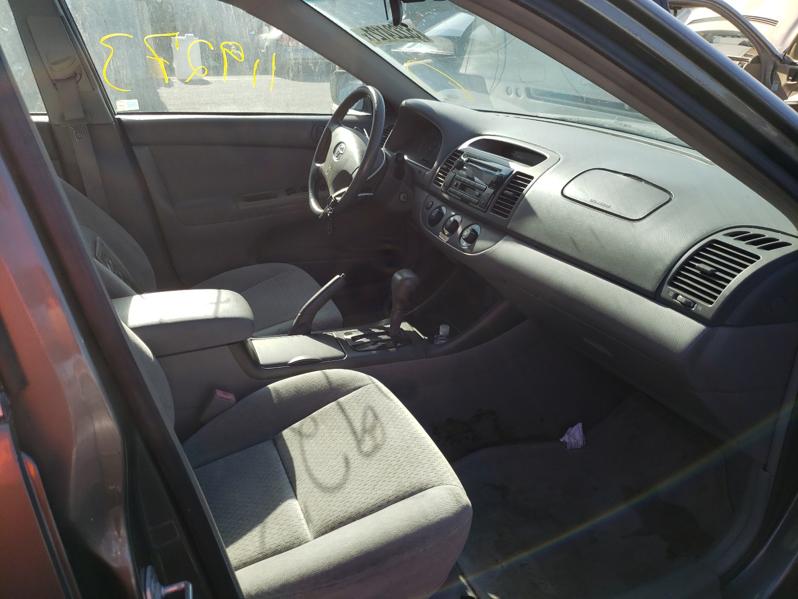 Photo 5 from auction – 2003 TOYOTA CAMRY LE with VIN 4T1BE32K13U697469