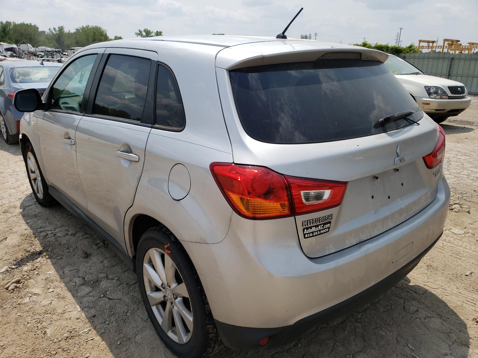 Photo 3 from auction – 2013 MITSUBISHI OUTLANDER with VIN 4A4AP3AU6DE020712