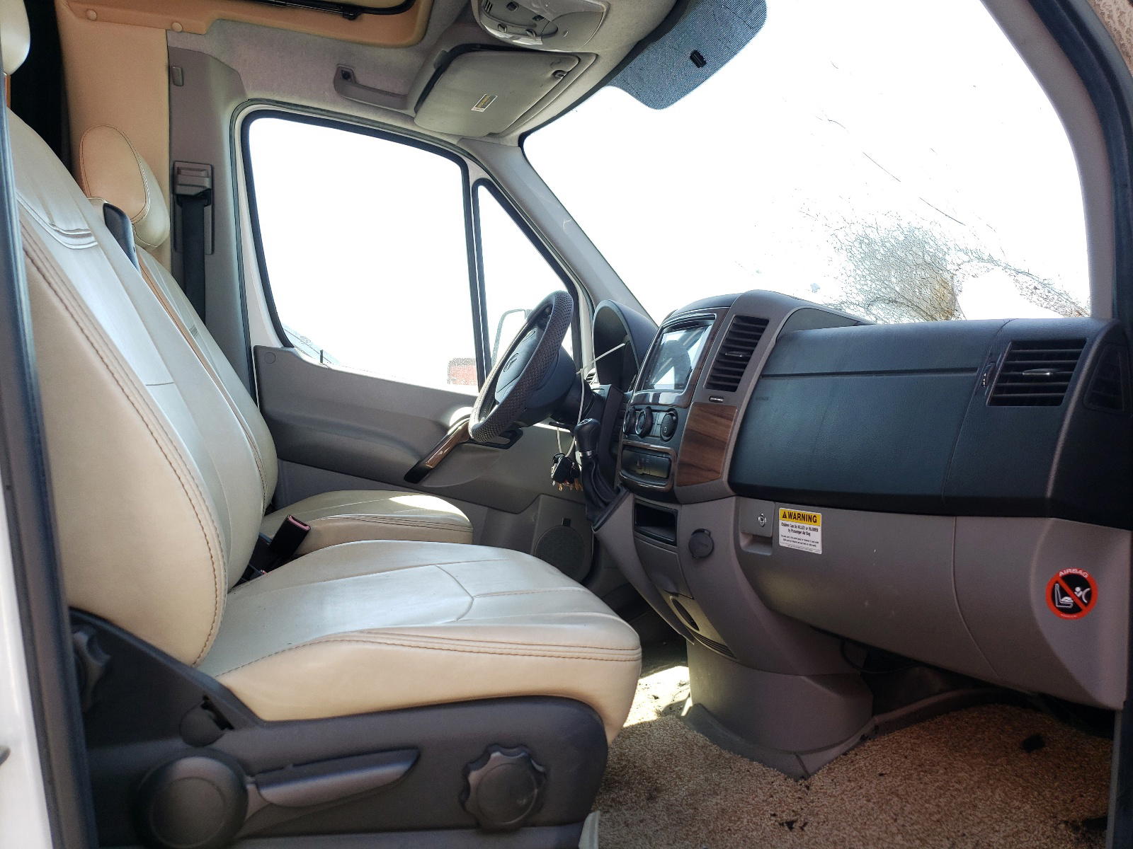 Photo 5 from auction – 2018 THOR MOTOR HOME with VIN WDAPF4CC4H9738954