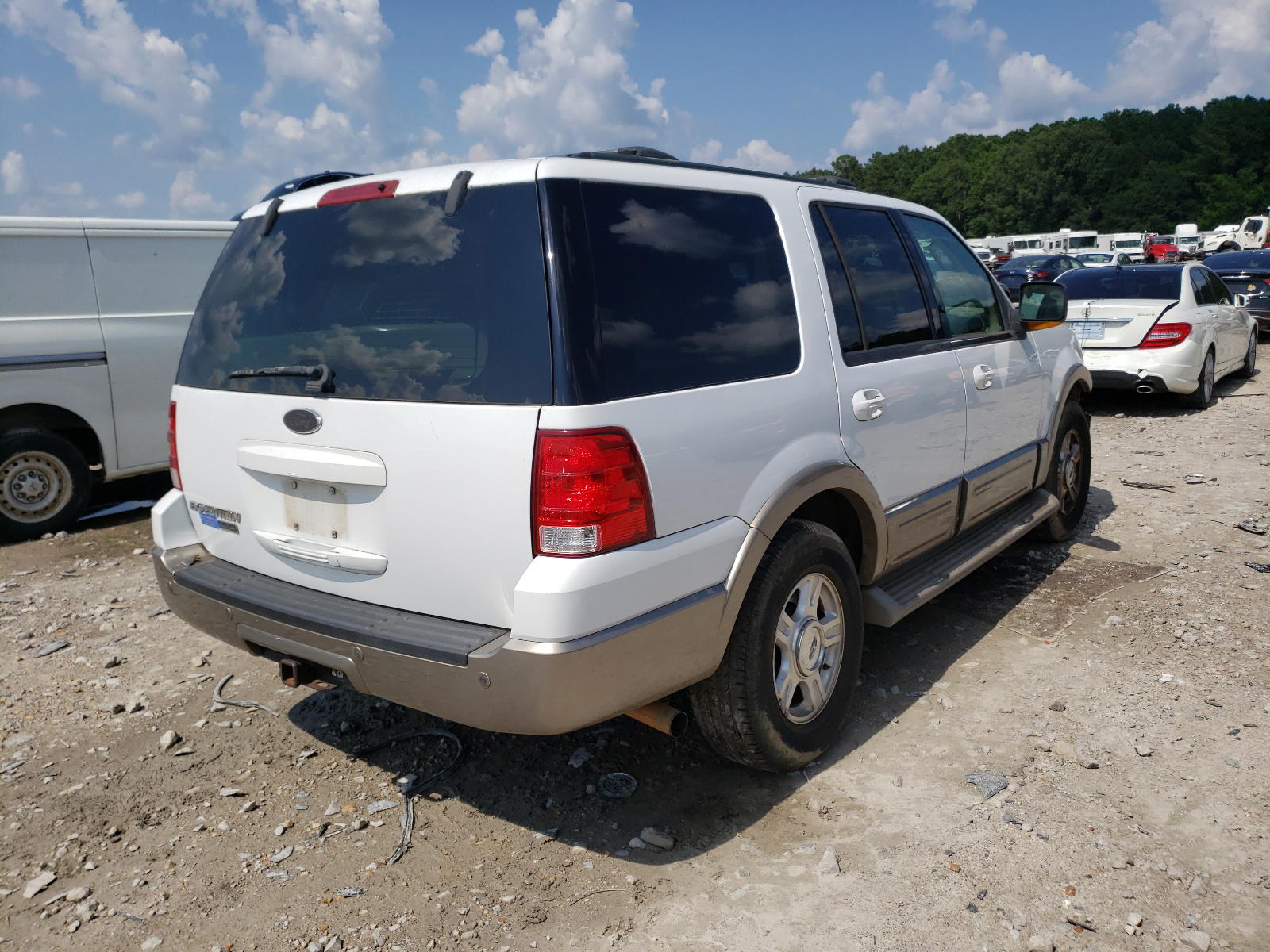 Photo 4 from auction – 2004 FORD EXPEDITION with VIN 1FMPU17L84LA12079