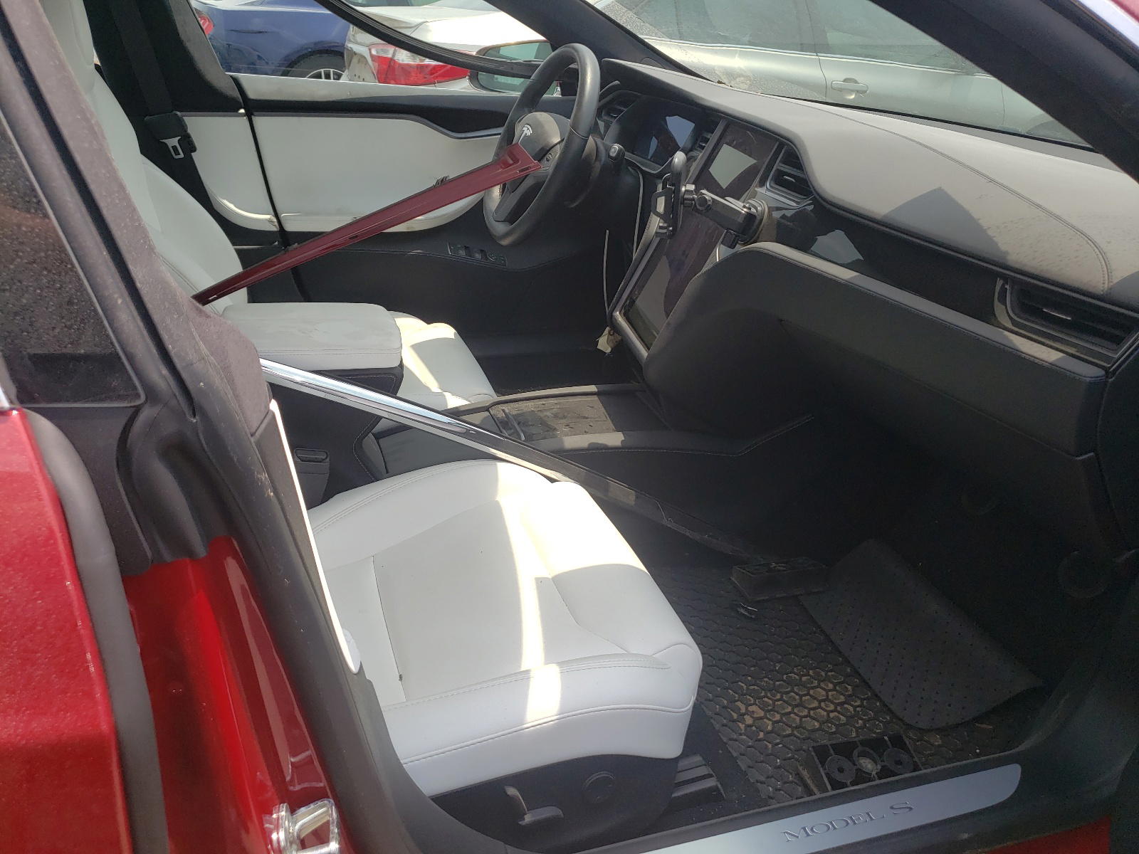 Photo 5 from auction – 2019 TESLA MODEL S with VIN 5YJSA1E24KF336955
