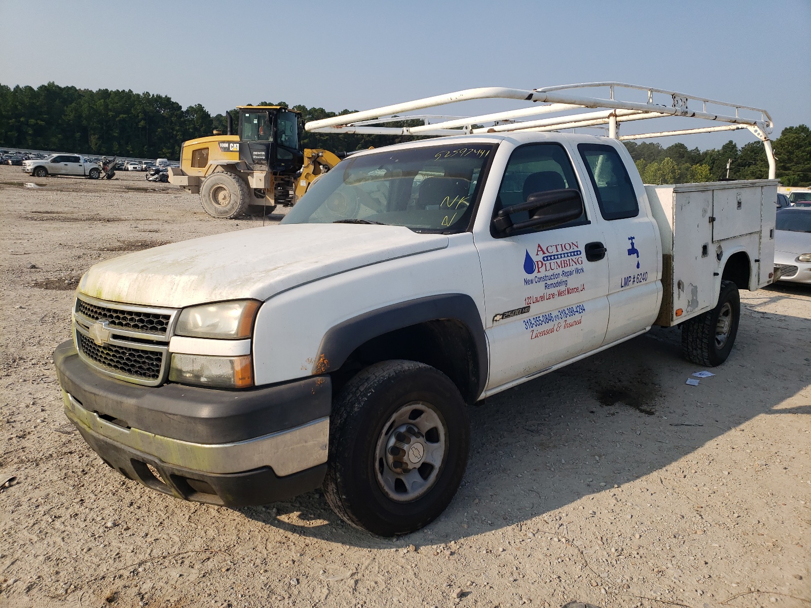 Photo 2 from auction – 2006 CHEVROLET SILVERADO with VIN 1GCHC29UX6E287824