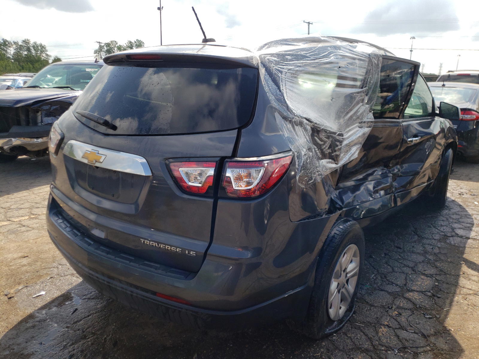 Photo 4 from auction – 2013 CHEVROLET TRAVERSE L with VIN 1GNKRFED3DJ105409