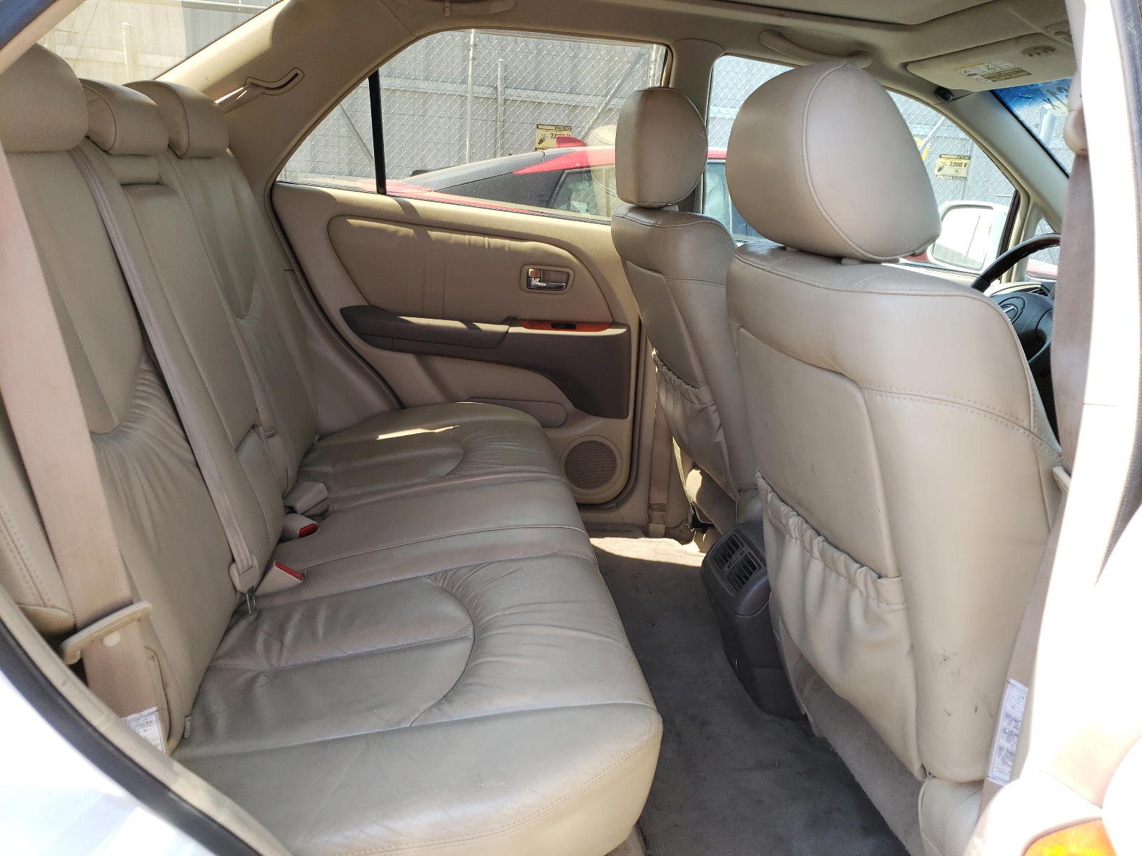 Photo 6 from auction – 2002 LEXUS RX 300 with VIN JTJHF10U920240836