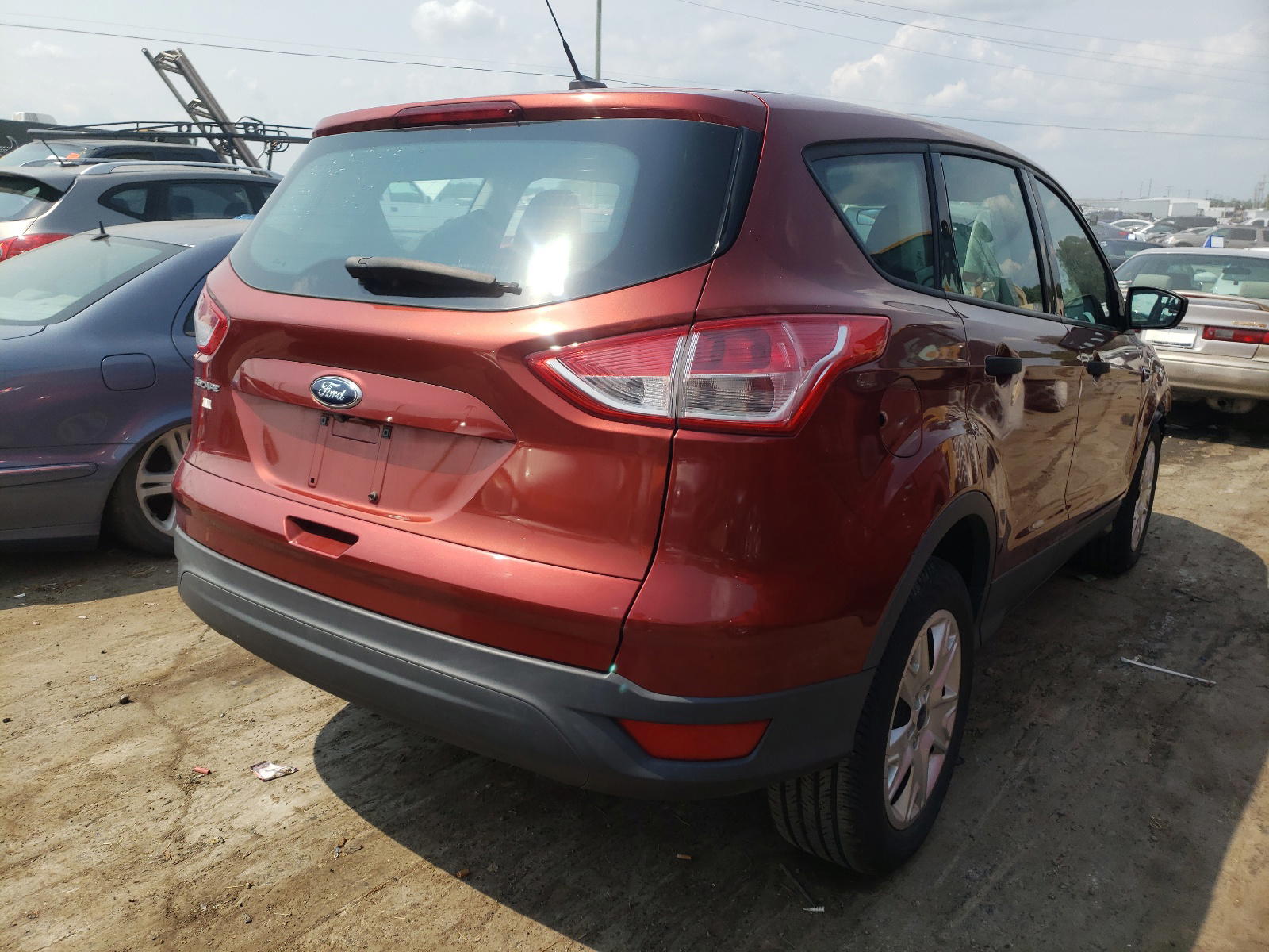 Photo 4 from auction – 2014 FORD ESCAPE S with VIN 1FMCU0F76EUD13975