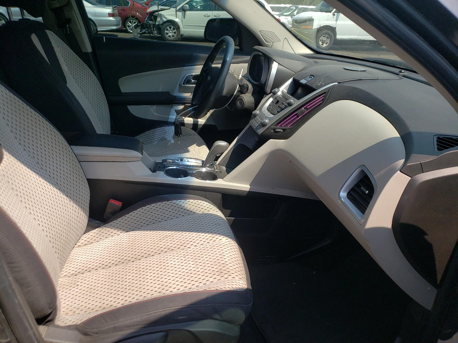 Photo 5 from auction – 2010 CHEVROLET 1500 E/C E with VIN 2CNFLCEW2A6290892