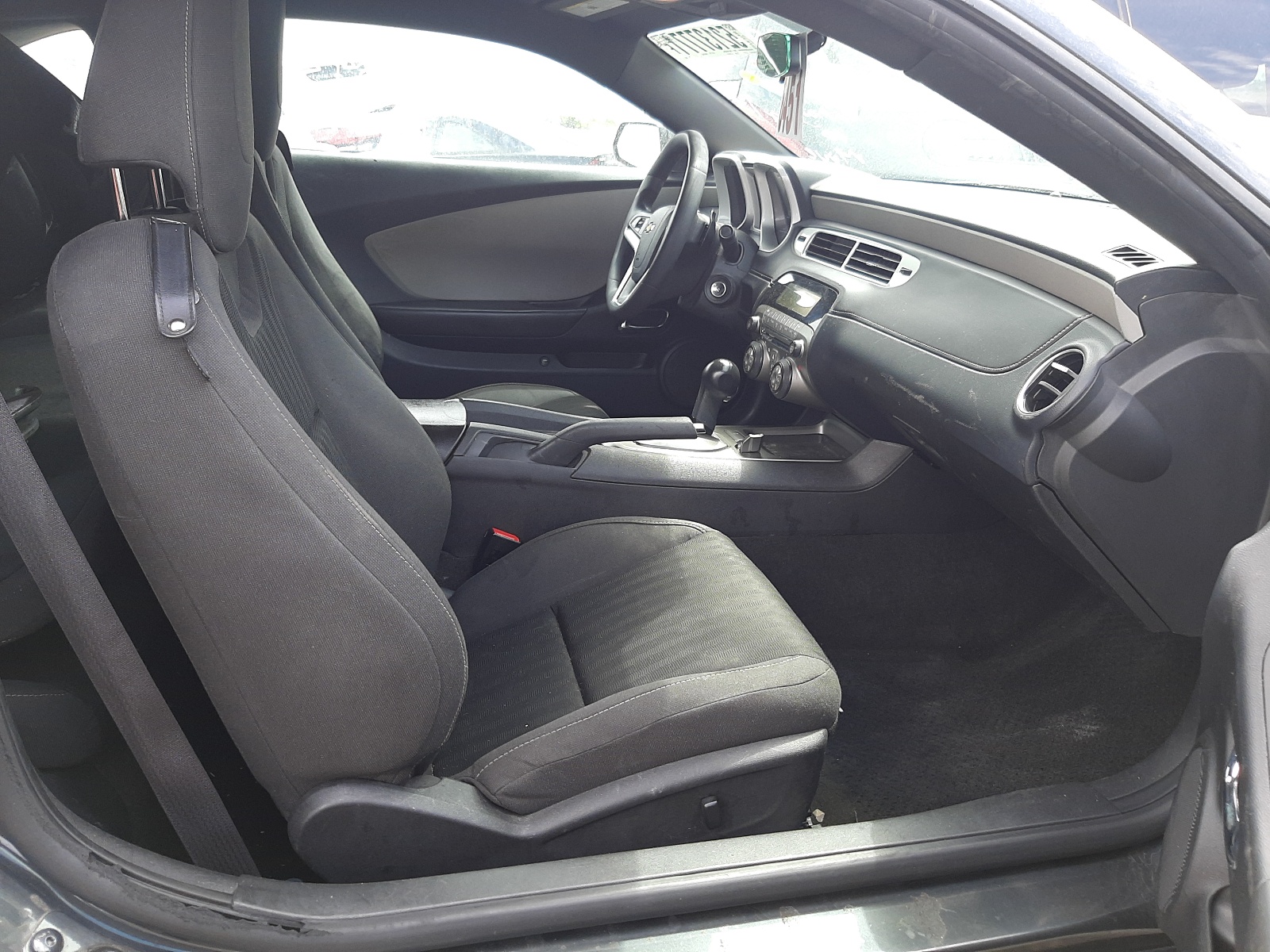Photo 5 from auction – 2015 CHEVROLET CAMARO LS with VIN 2G1FB1E37F9148327