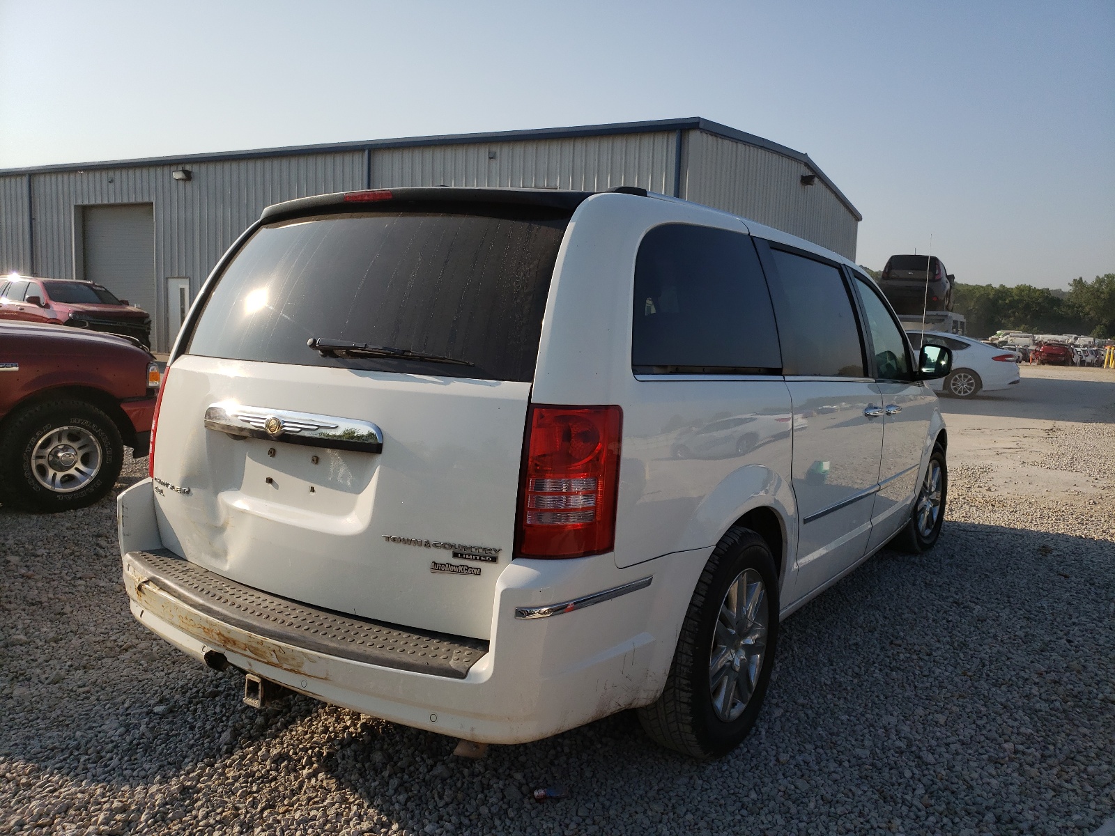 Photo 4 from auction – 2010 CHRYSLER TOWN & COU with VIN 2A4RR7DX8AR428297