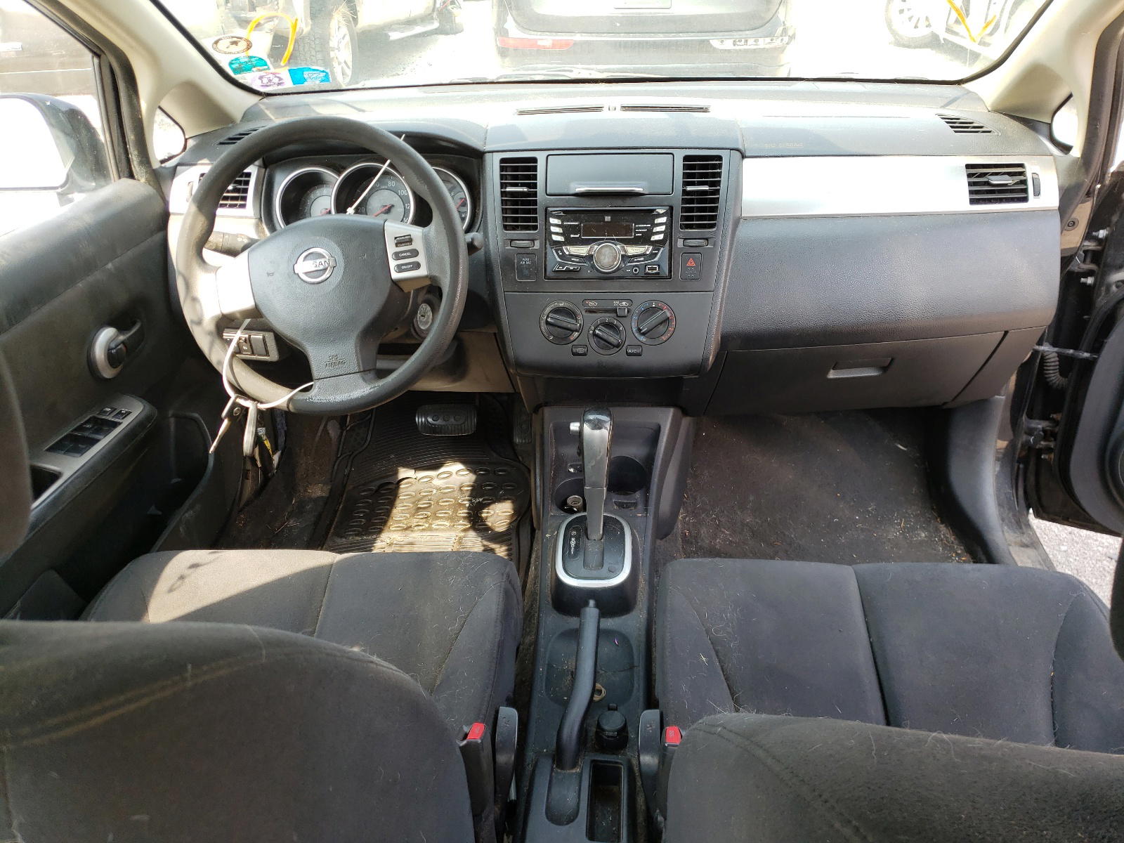 Photo 9 from auction – 2008 NISSAN VERSA S with VIN 3N1BC11E98L428134