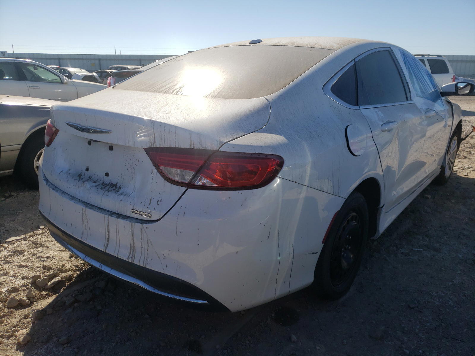 Photo 4 from auction – 2015 CHRYSLER 200 LIMITE with VIN 1C3CCCAB6FN541365