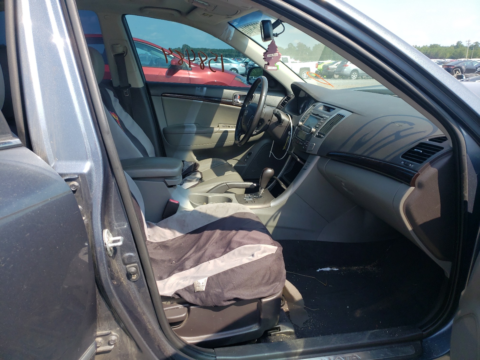Photo 5 from auction – 2009 HYUNDAI SONATA SE with VIN 5NPEU46F29H473492
