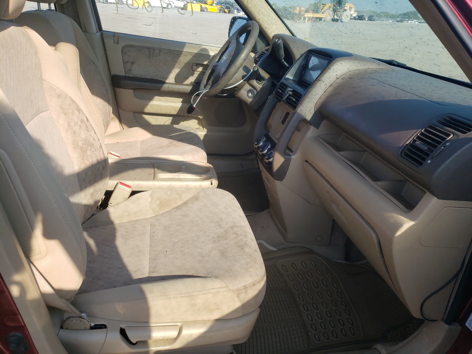 Photo 5 from auction – 2005 HONDA CR-V LX with VIN JHLRD685X5C020084