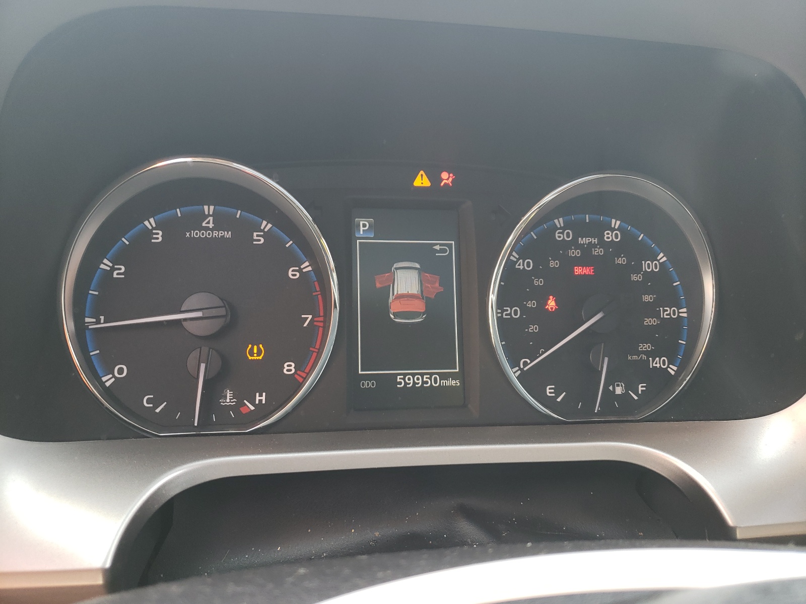 Photo 8 from auction – 2016 TOYOTA RAV4 XLE with VIN JTMWFREV4GJ075838
