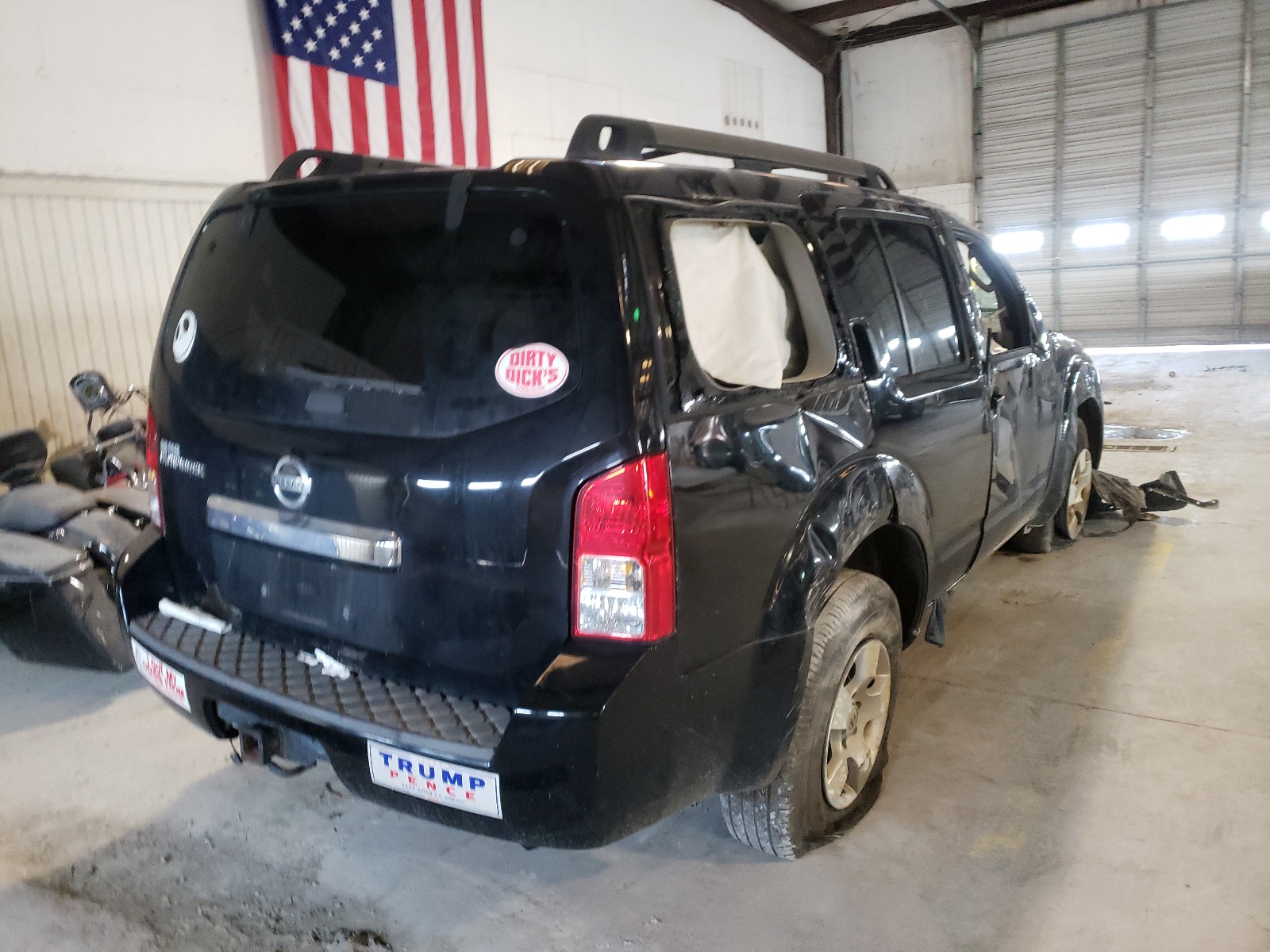Photo 4 from auction – 2009 NISSAN PATHFINDER with VIN 5N1AR18U69C615070