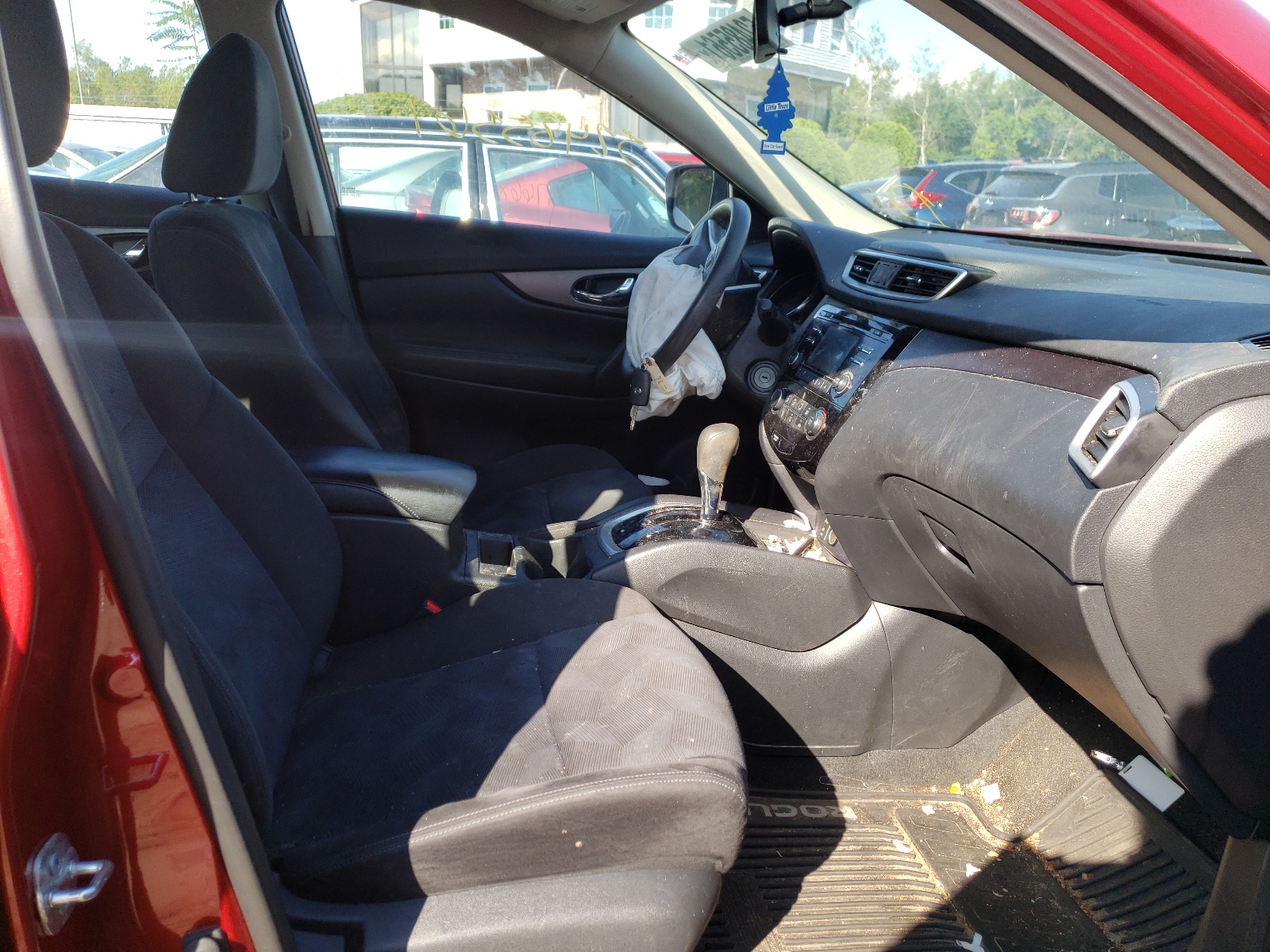 Photo 5 from auction – 2015 NISSAN ROGUE S with VIN KNMAT2MV1FP506126