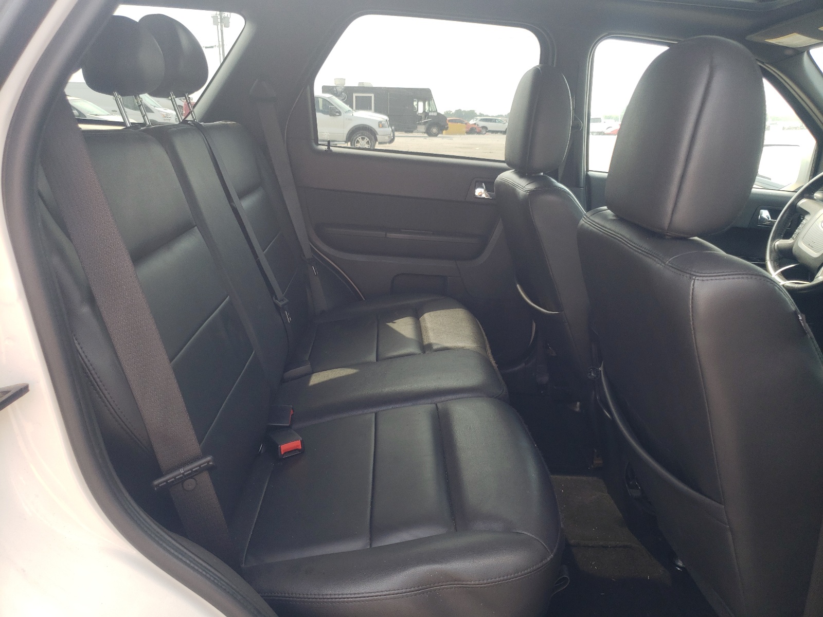 Photo 6 from auction – 2009 FORD ESCAPE LIM with VIN 1FMCU94G29KA05050