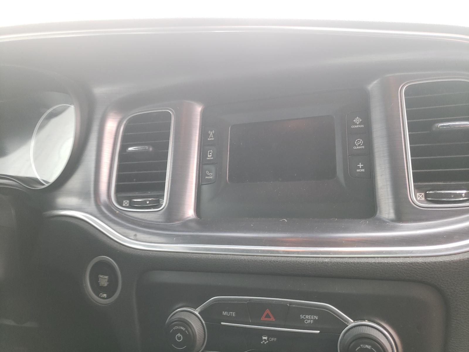 Photo 9 from auction – 2017 DODGE CHARGER SE with VIN 2C3CDXBG1HH605323