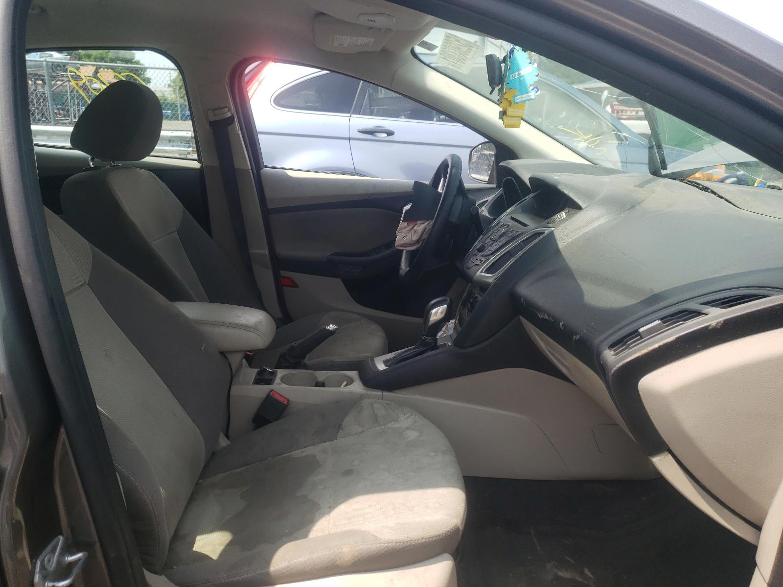 Photo 5 from auction – 2014 FORD FOCUS SE with VIN 1FADP3F24EL351352