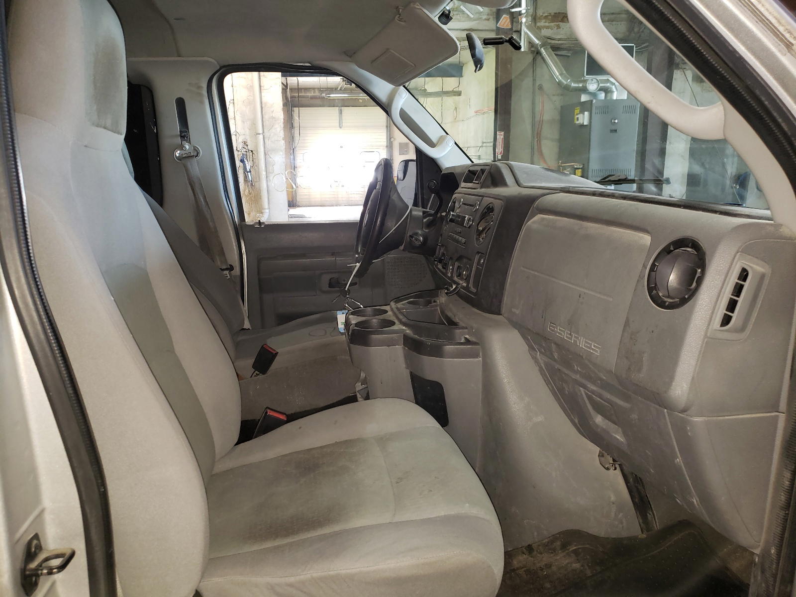 Photo 5 from auction – 2010 FORD ECONOLINE with VIN 1FBNE3BL2ADA88614