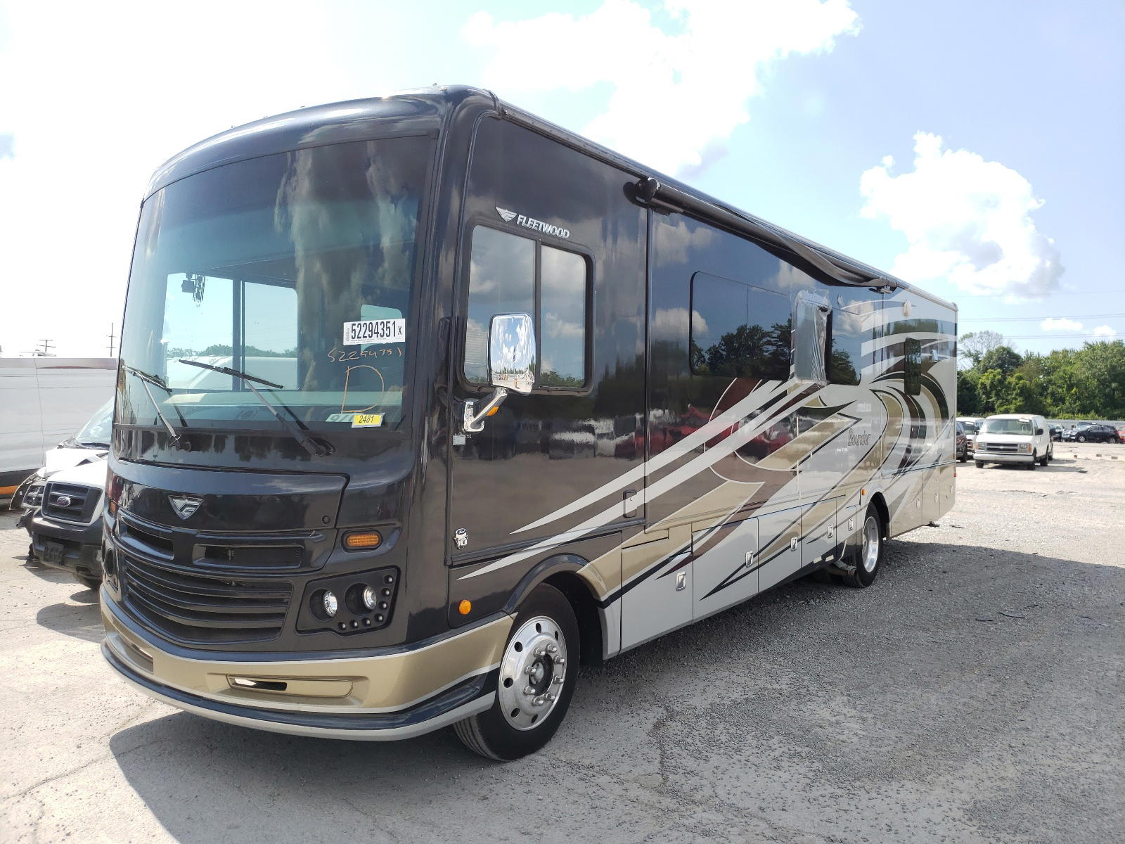 Photo 5 from auction – 2018 FLEETWOOD BOUNDER with VIN 1F66F5DY6H0A15042