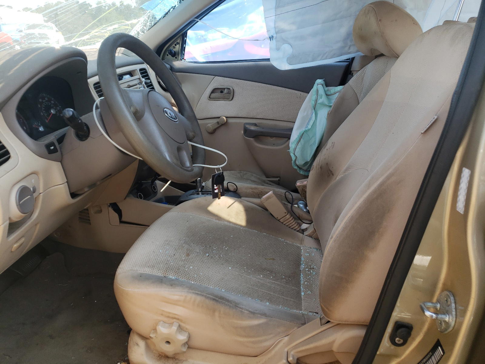 Photo 5 from auction – 2011 KIA RIO BASE with VIN KNADH4A35B6930614