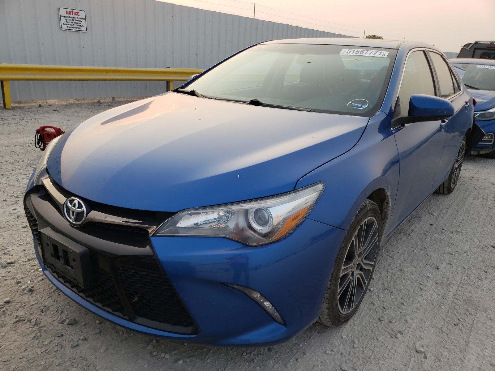 Photo 2 from auction – 2016 TOYOTA CAMRY SE with VIN 4T1BF1FK0GU560976