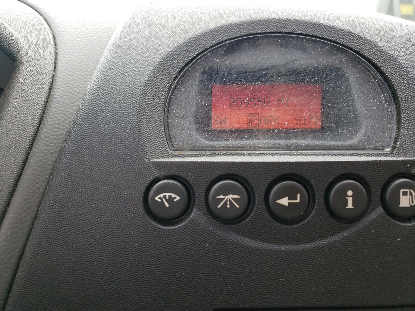 Photo 8 from auction – 2004 PONTIAC GRAND PRIX with VIN 2G2WS522441288085