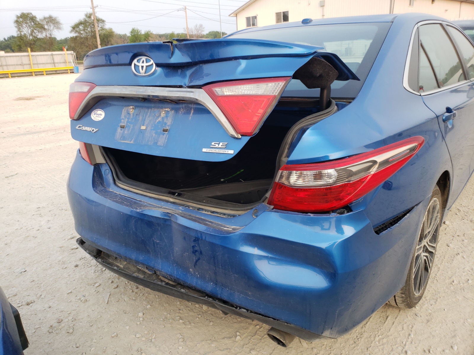 Photo 9 from auction – 2016 TOYOTA CAMRY SE with VIN 4T1BF1FK0GU560976