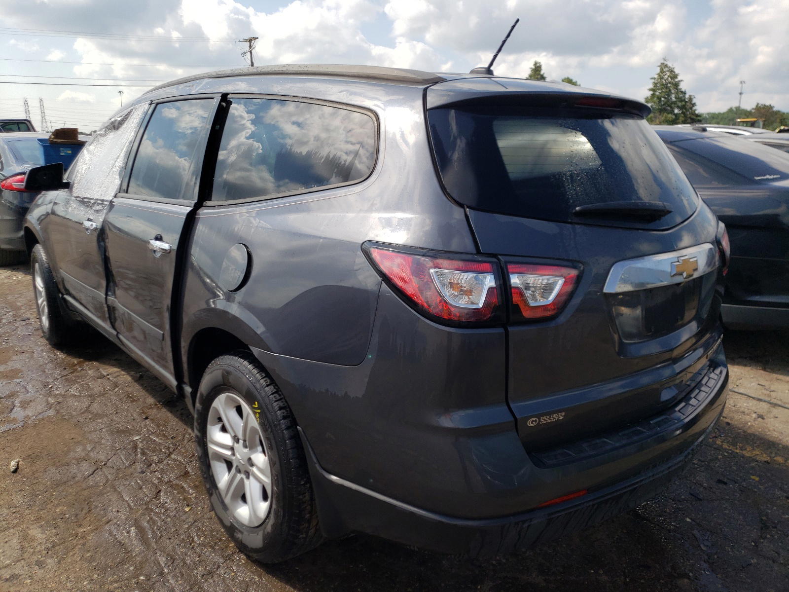 Photo 3 from auction – 2013 CHEVROLET TRAVERSE L with VIN 1GNKRFED3DJ105409