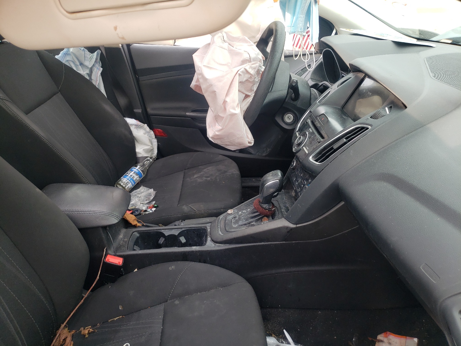 Photo 5 from auction – 2017 FORD FOCUS SEL with VIN 1FADP3M25HL282209