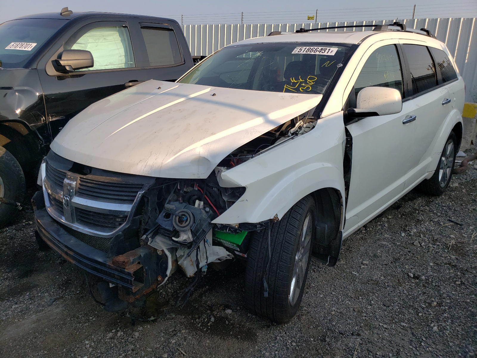 Photo 2 from auction – 2010 DODGE JOURNEY with VIN 3D4PH6FV2AT101612