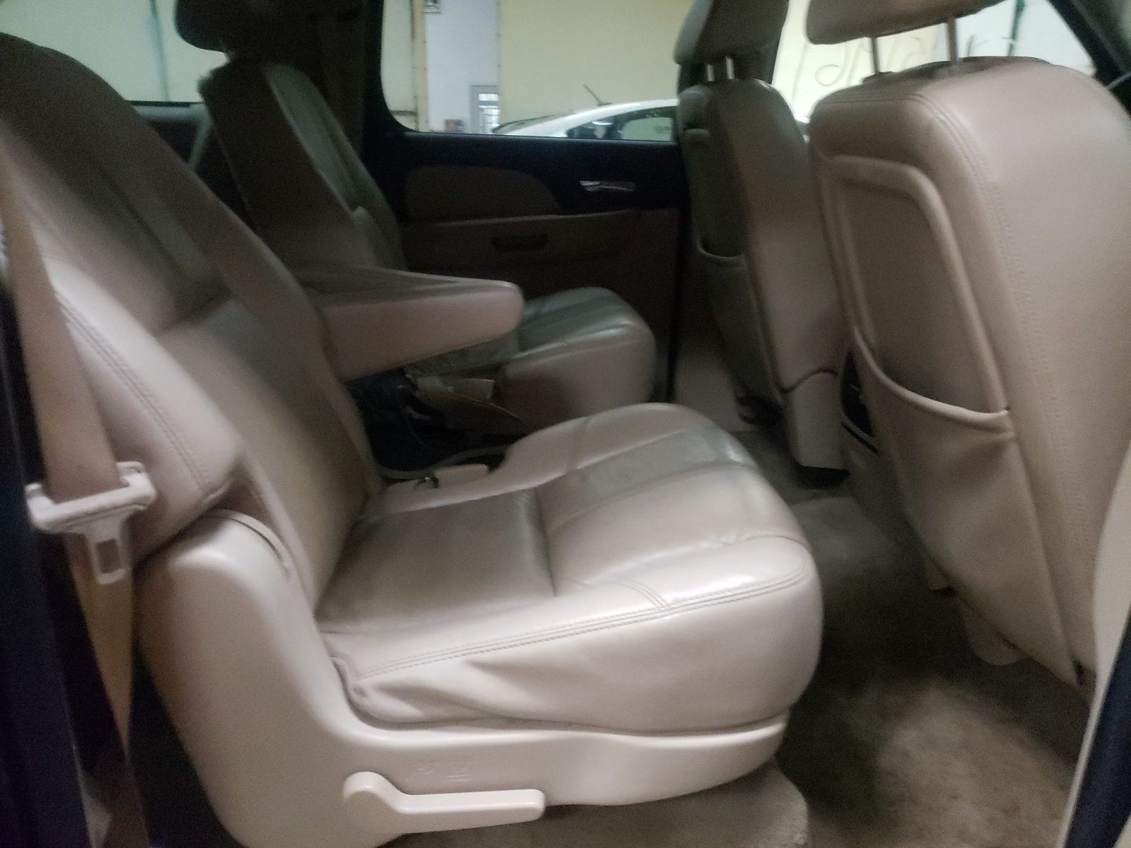 Photo 6 from auction – 2008 CHEVROLET SUBURBAN K with VIN 1GNFK16348J211789