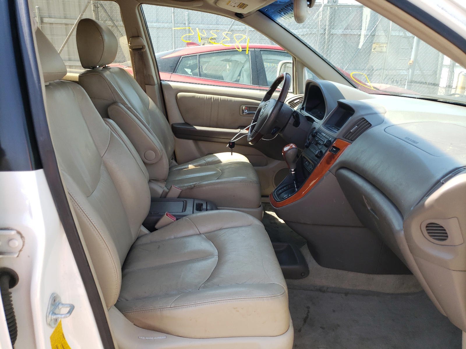Photo 5 from auction – 2002 LEXUS RX 300 with VIN JTJHF10U920240836