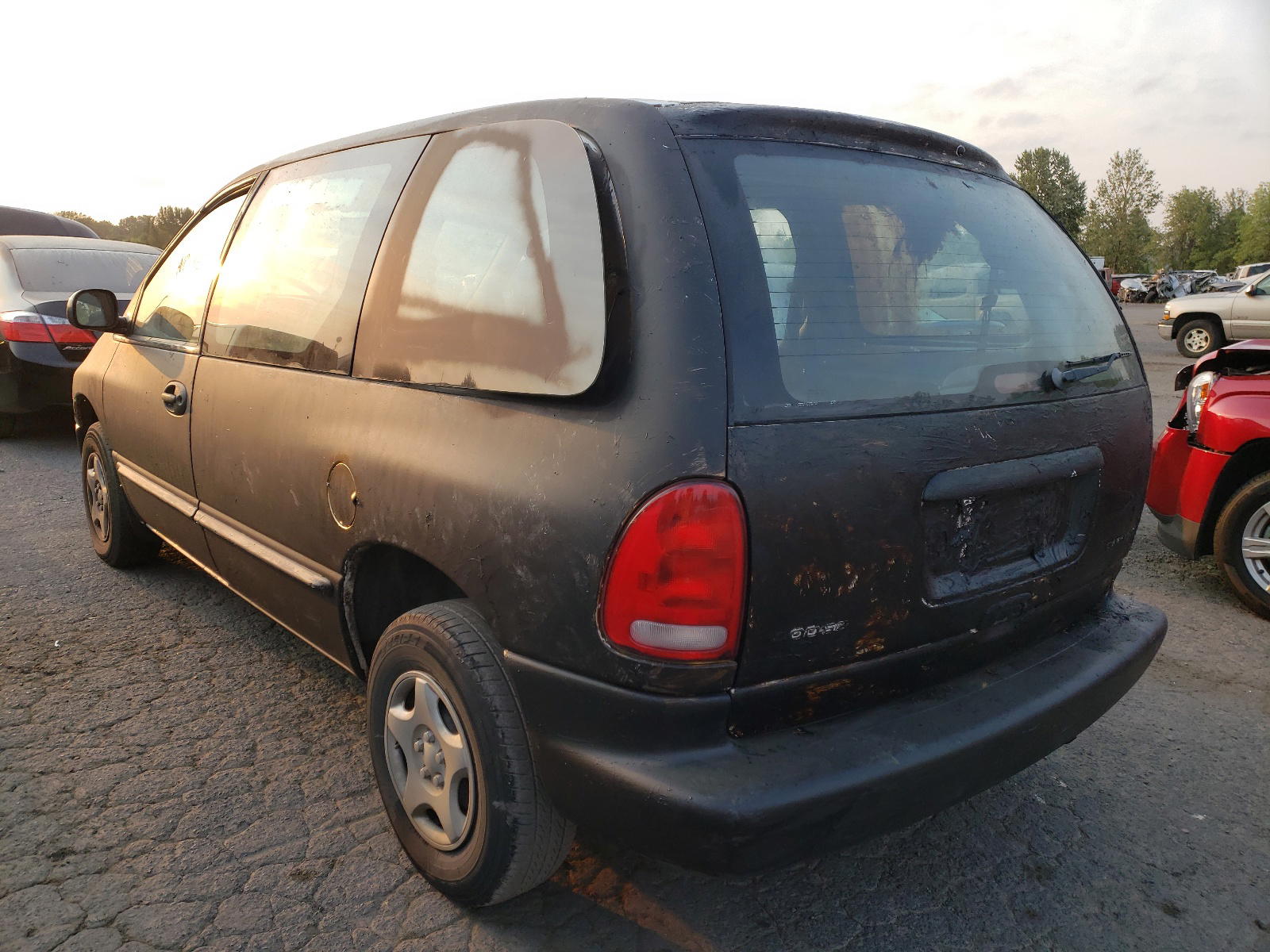 Photo 3 from auction – 2000 DODGE CARAVAN with VIN 2B4GP2532YR501544