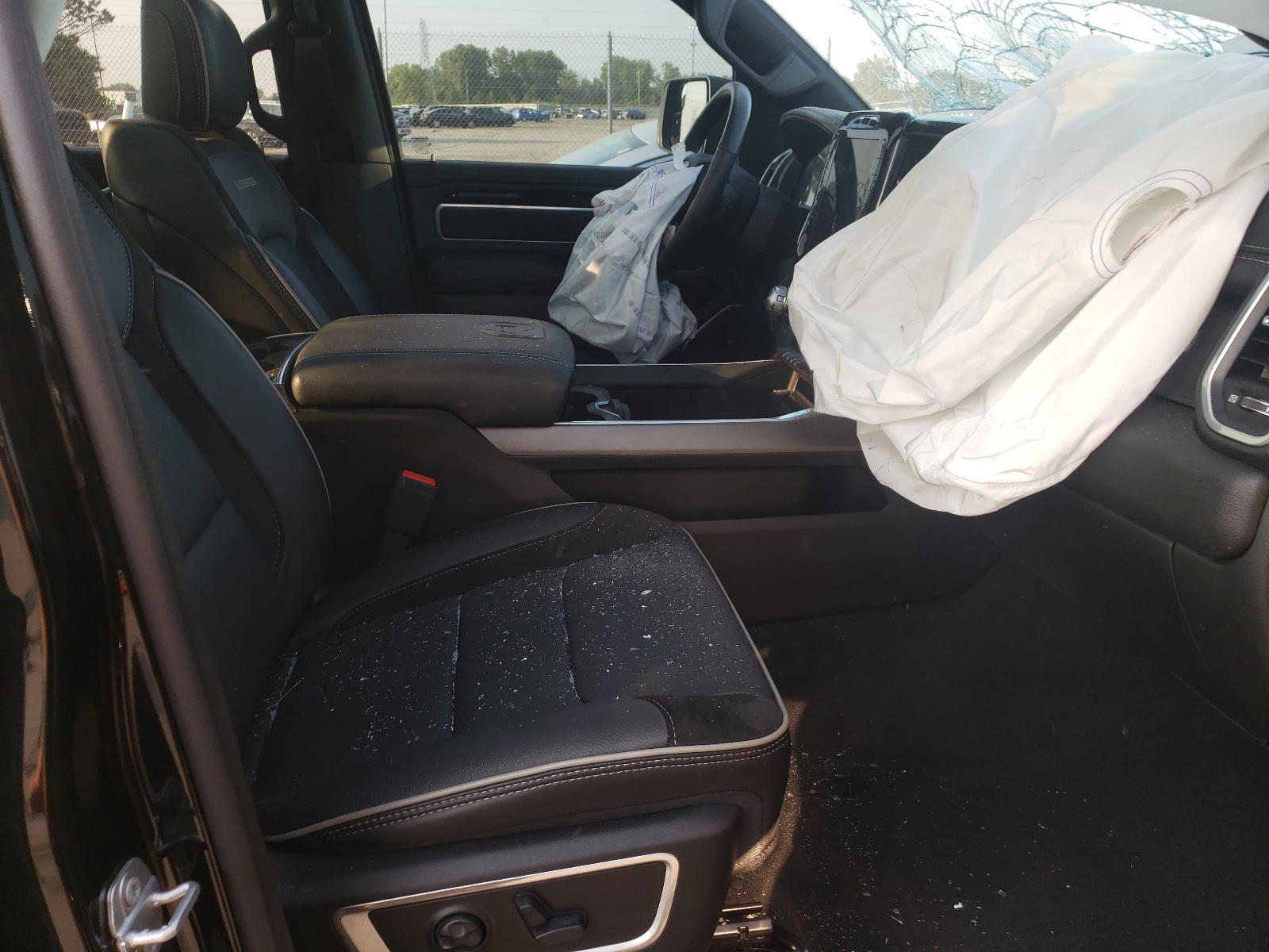 Photo 5 from auction – 2020 RAM 1500 LARAM with VIN 1C6SRFJT4LN308409