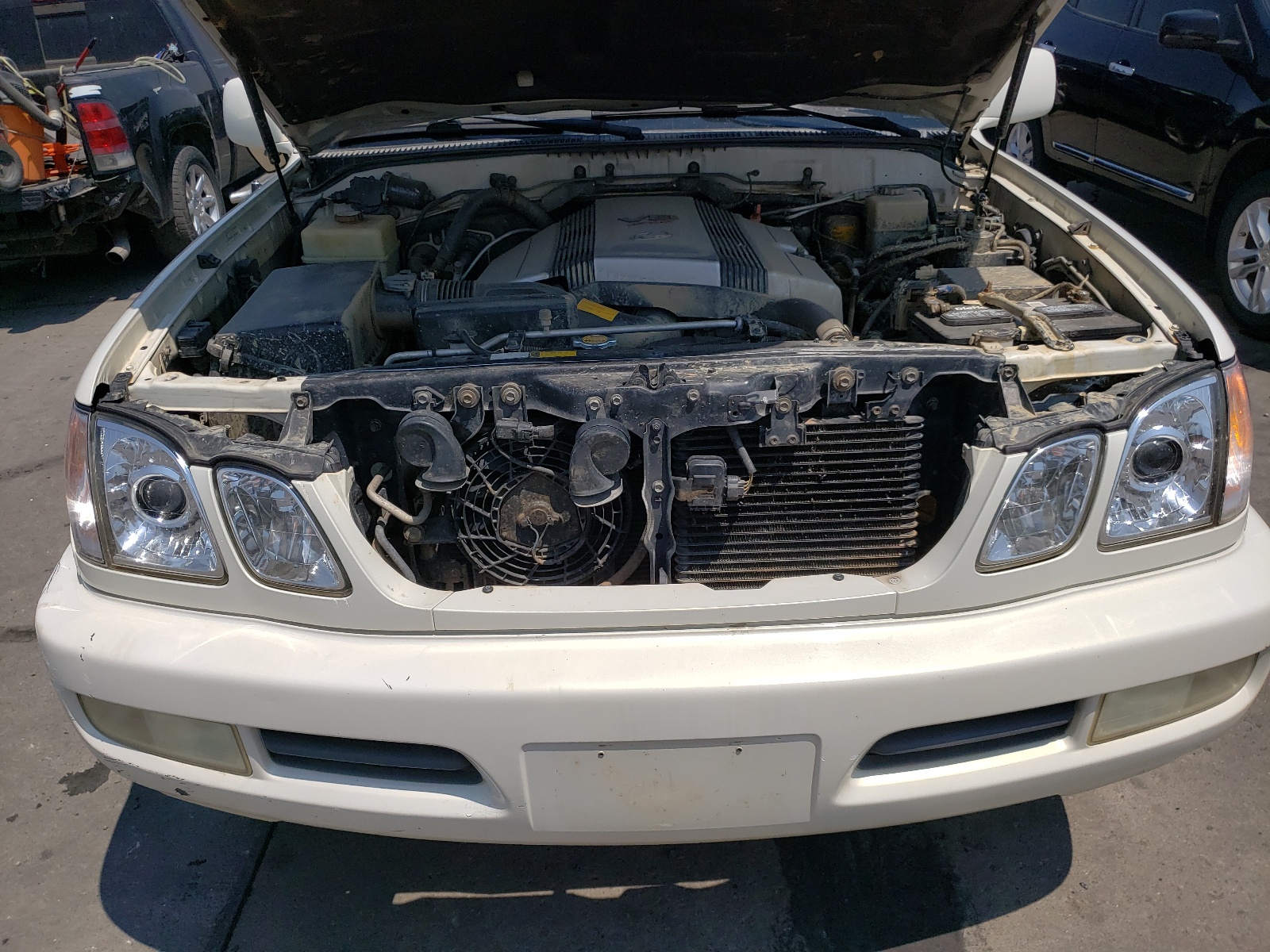 Photo 7 from auction – 2000 LEXUS LX 470 with VIN JT6HT00W4Y0103486