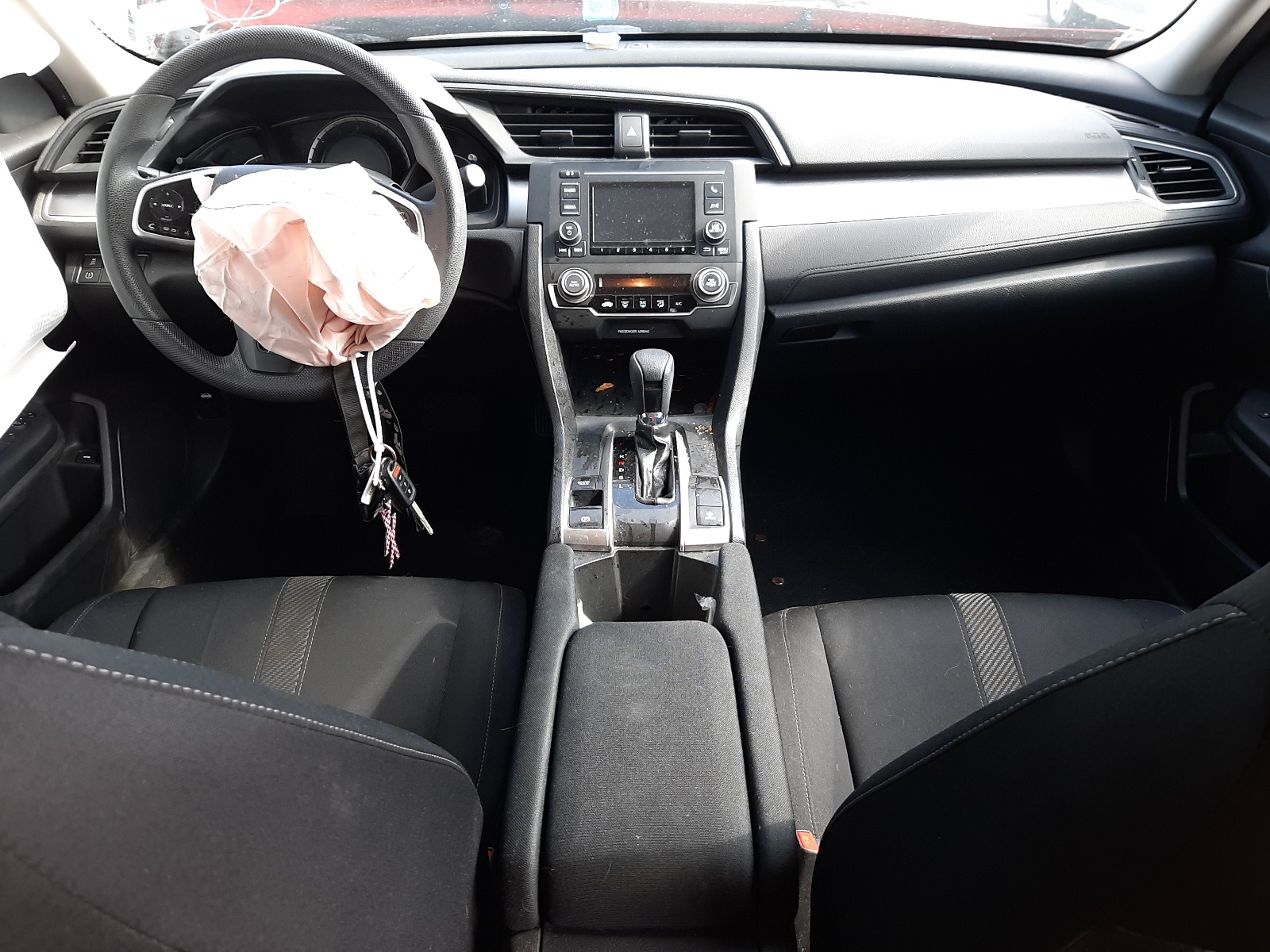 Photo 9 from auction – 2016 HONDA CIVIC LX with VIN 2HGFC2F52GH541770