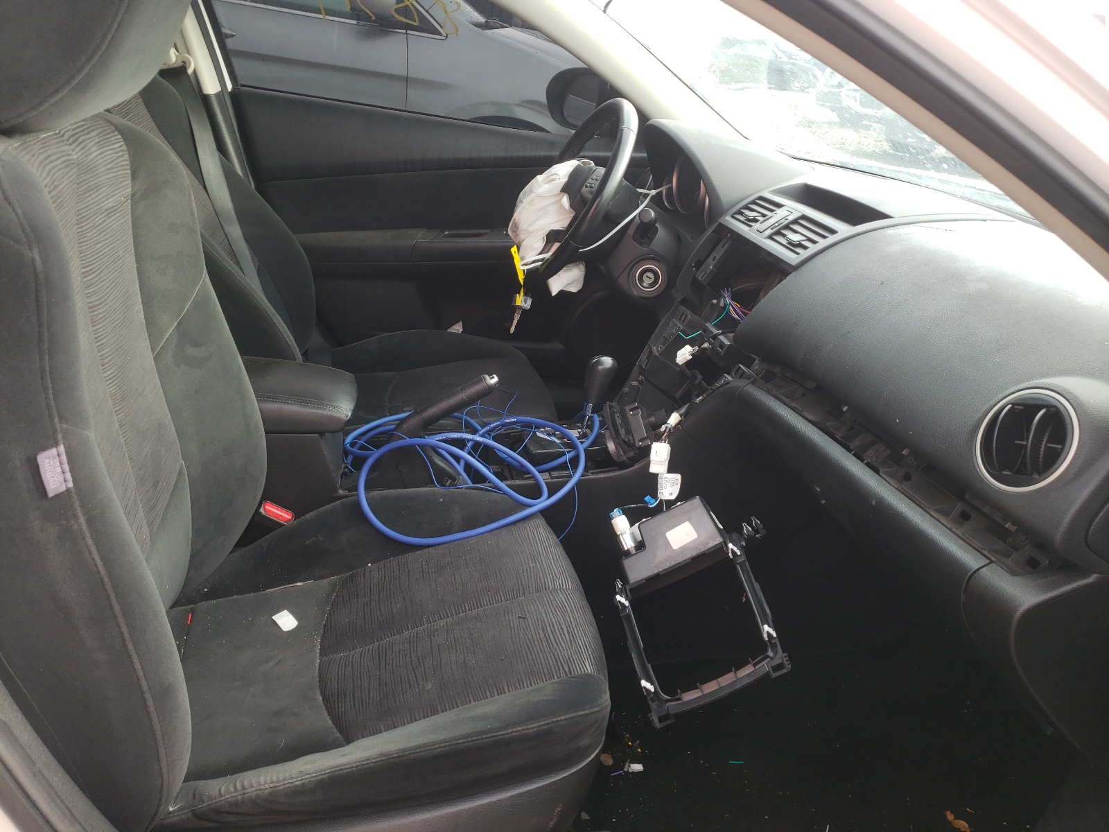 Photo 5 from auction – 2010 MAZDA 6 I with VIN 1YVHZ8CHXA5M30688