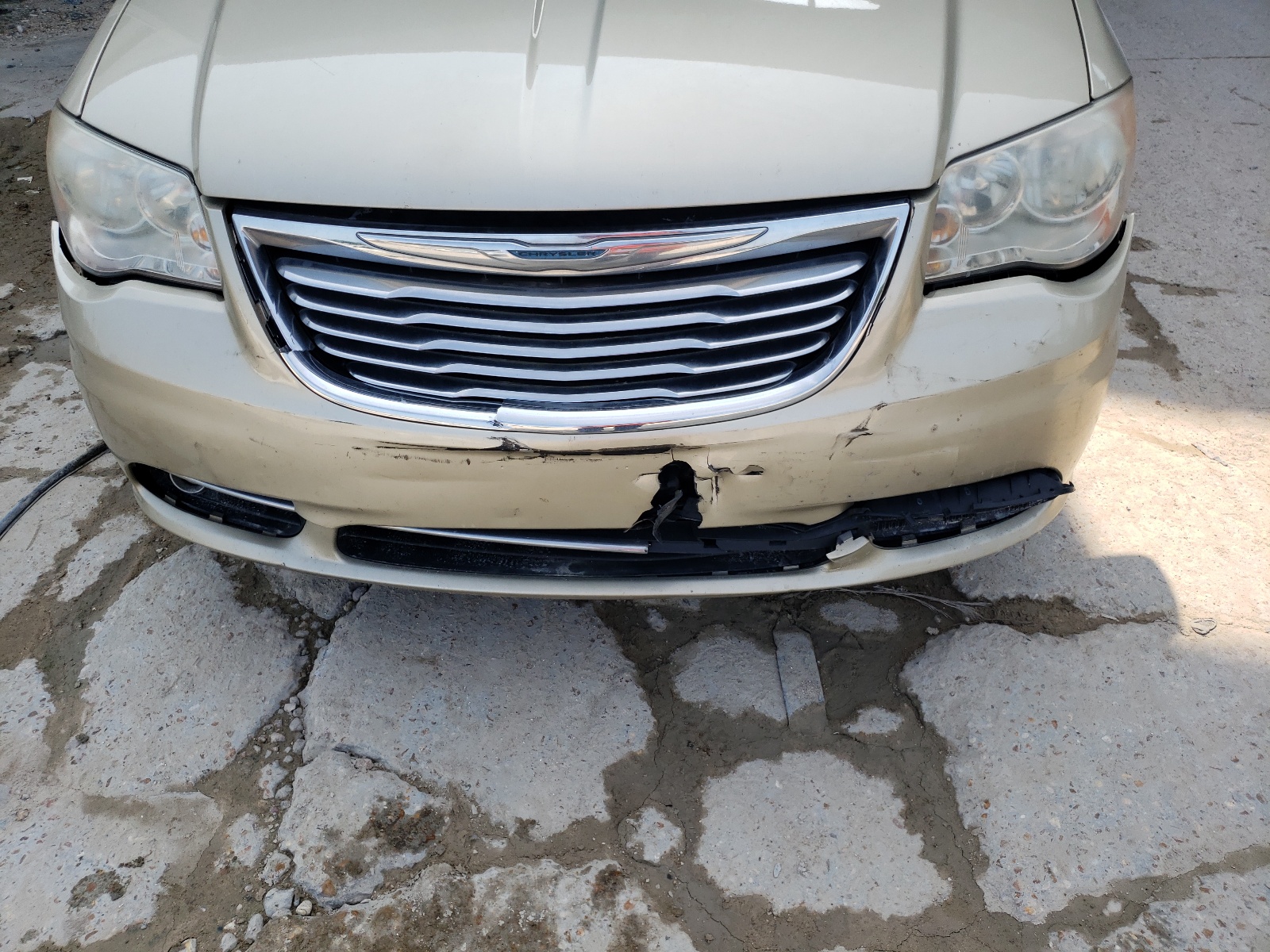 Фото 9 с аукциона – 2011 CHRYSLER TOWN & COU с VIN 2A4RR8DG7BR705013