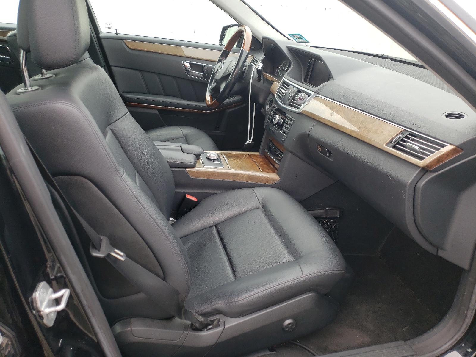 Photo 5 from auction – 2011 MERCEDES-BENZ E 350 4MAT with VIN WDDHF8HBXBA398908