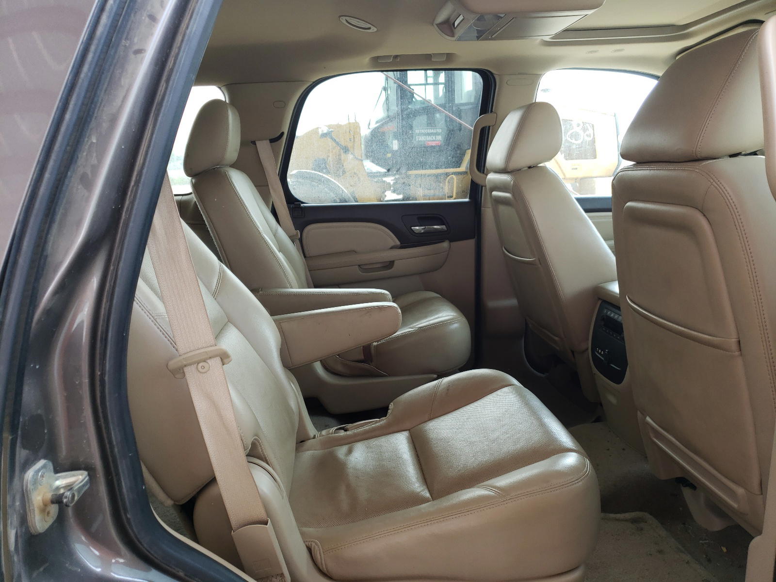 Photo 6 from auction – 2011 GMC YUKON DENA with VIN 1GKS2EEF0BR141473