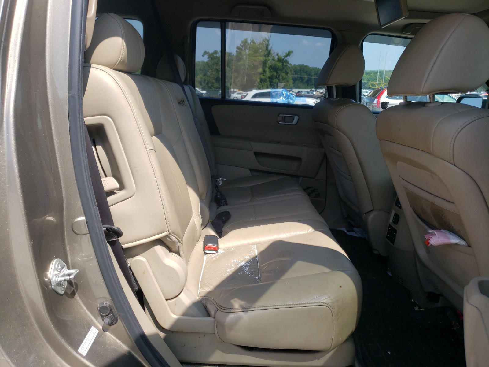 Photo 6 from auction – 2011 HONDA PILOT EXL with VIN 5FNYF3H6XBB038836
