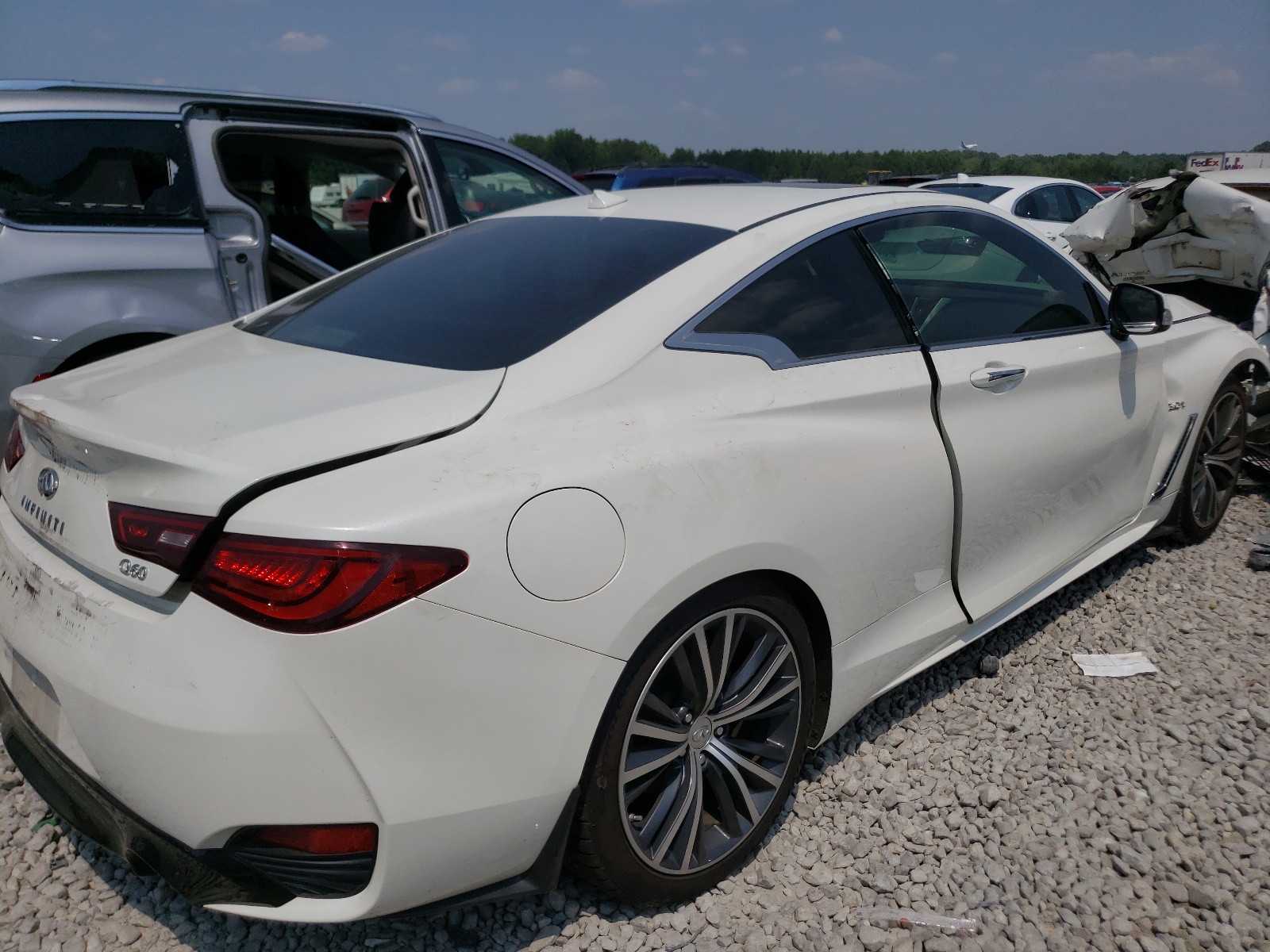 Photo 4 from auction – 2017 INFINITI Q60 PREMIU with VIN JN1EV7EK1HM360766