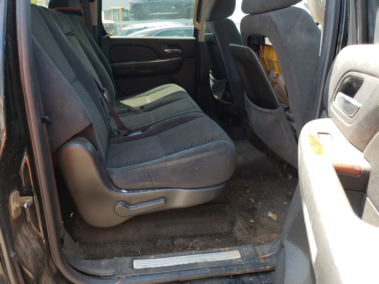Photo 6 from auction – 2008 CHEVROLET SUBURBAN C with VIN 1GNFC16038R138029